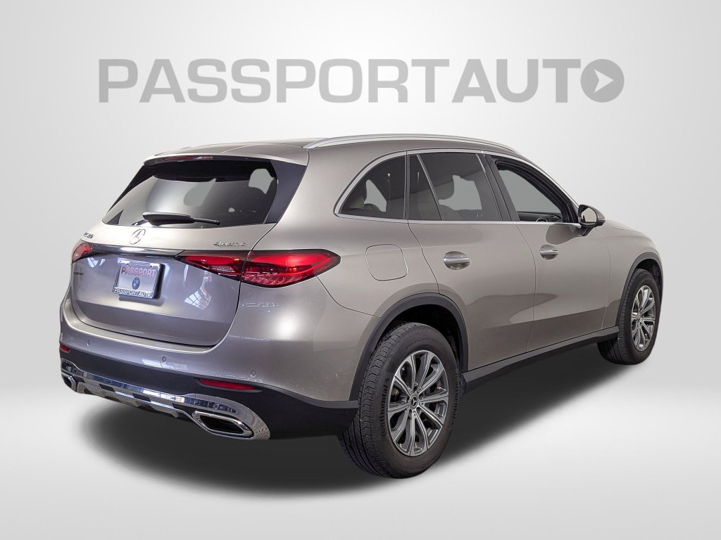Used 2024 Mercedes-Benz GLC 300 4MATIC image 3