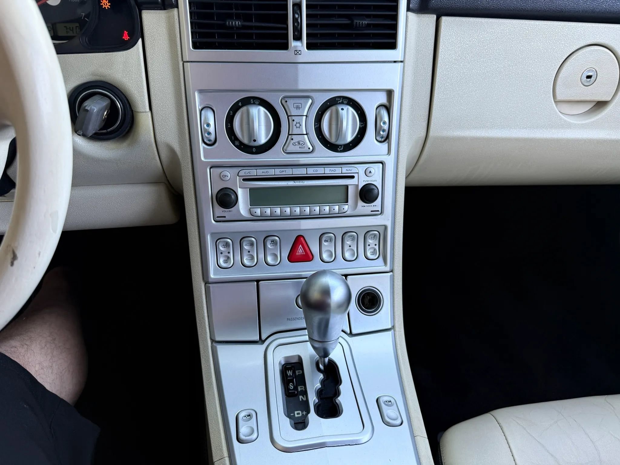 Used 2006 Chrysler Crossfire Limited RWD image 18
