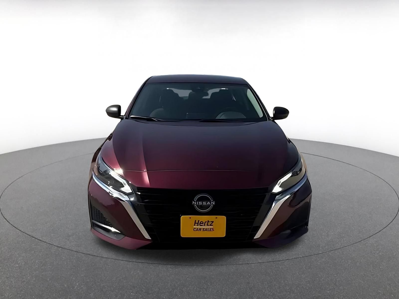 Used 2025 Nissan Altima 2.5 SV FWD image 4