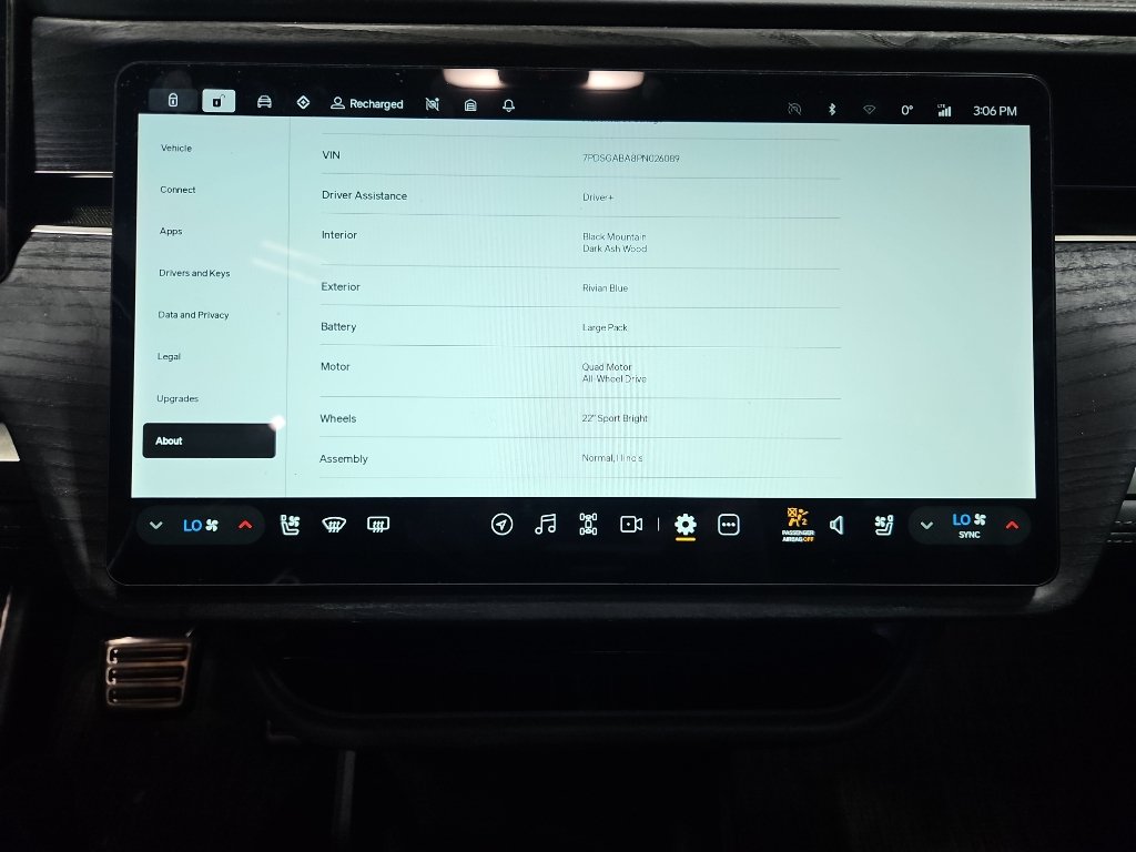 Used 2023 Rivian R1S Adventure AWD/4WD image 11