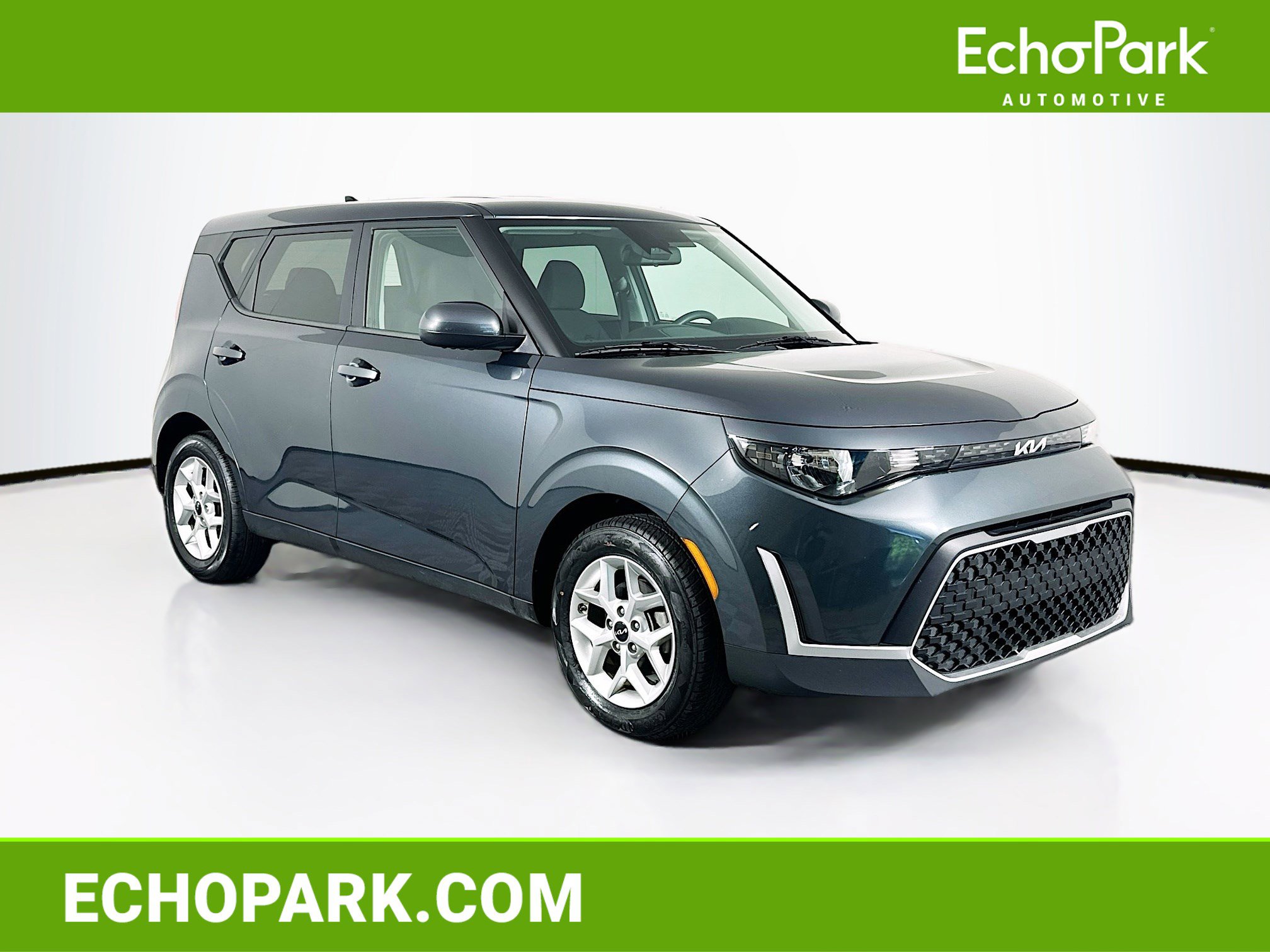 Used 2025 Kia Soul LX w/ LX Technology Package FWD image 1