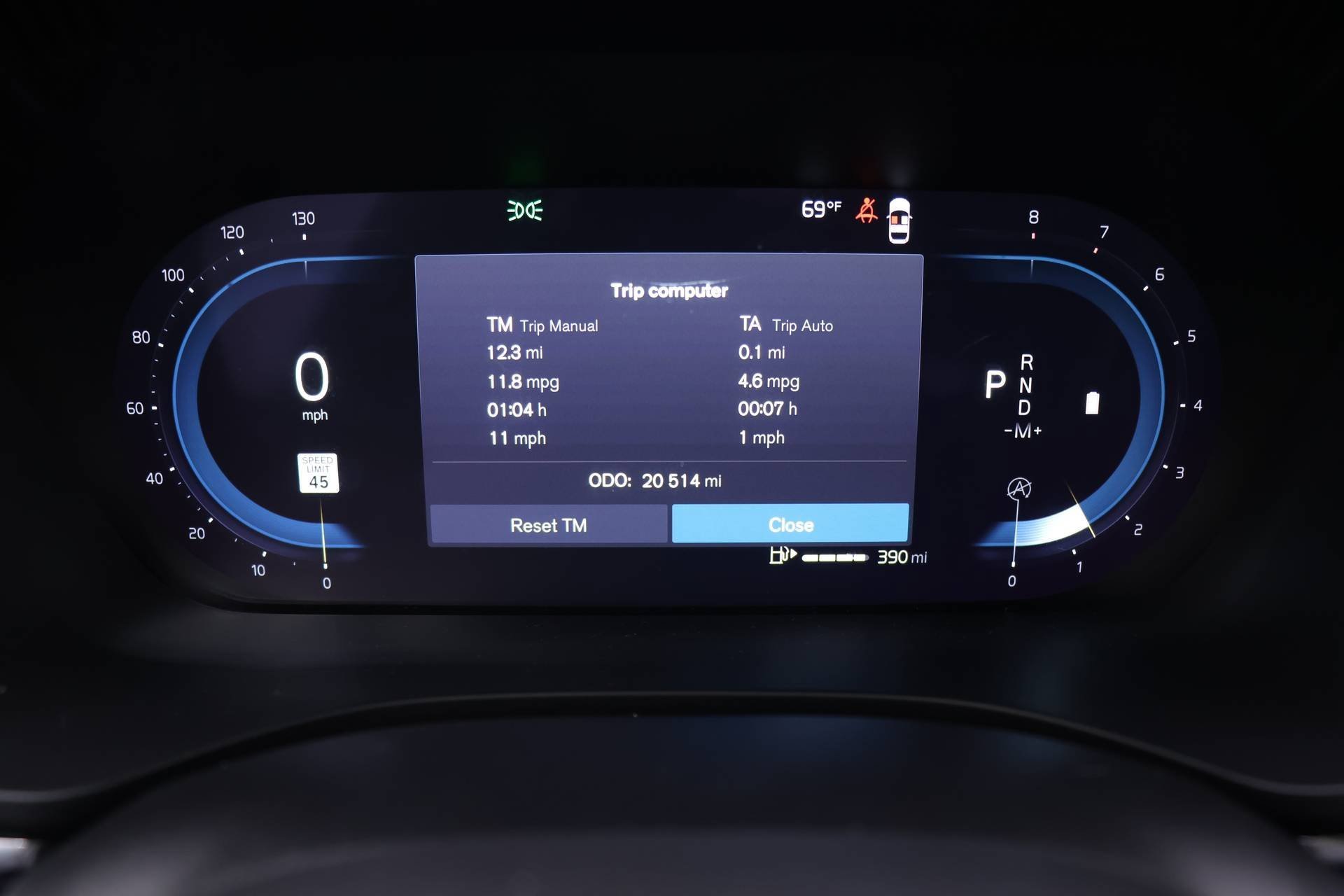 Certified 2023 Volvo XC60 B5 Ultimate w/ Protection Package Premier image 12