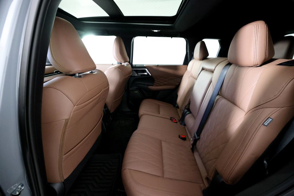 Used 2025 Mitsubishi Outlander SEL FWD image 15