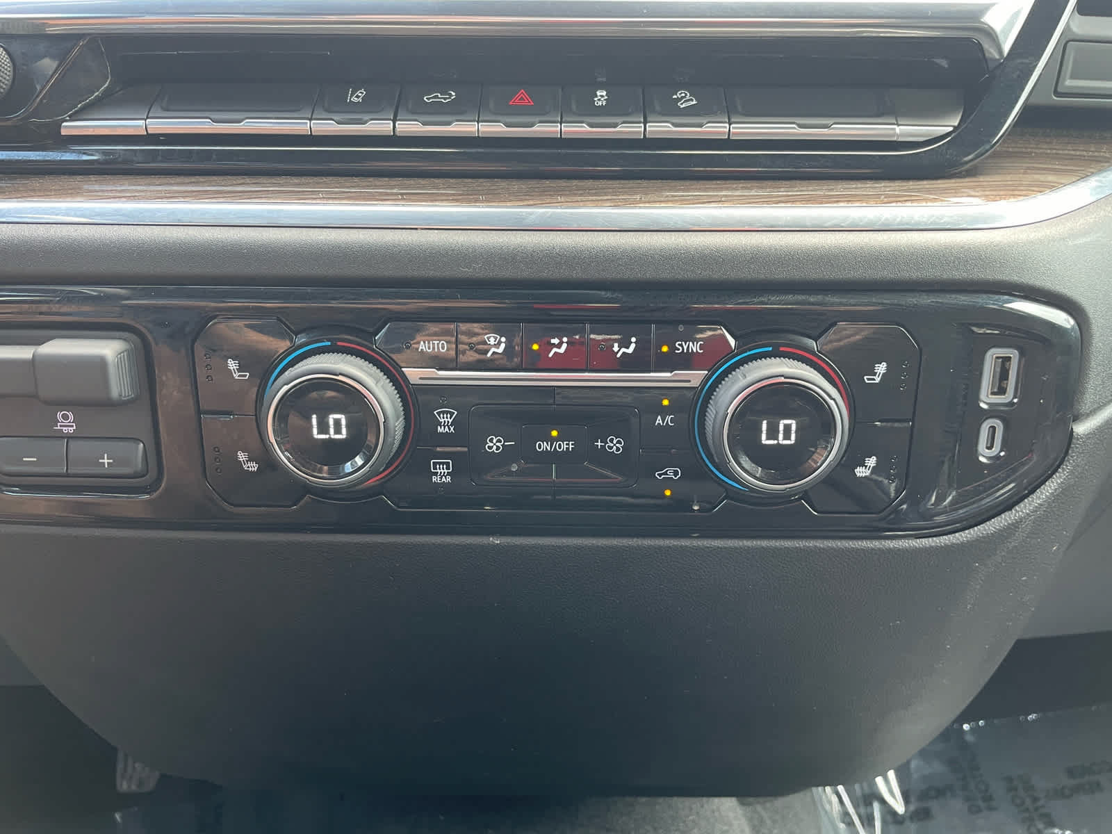 Certified 2024 Chevrolet Silverado 2500 LT w/ Convenience Package AWD/4WD image 6