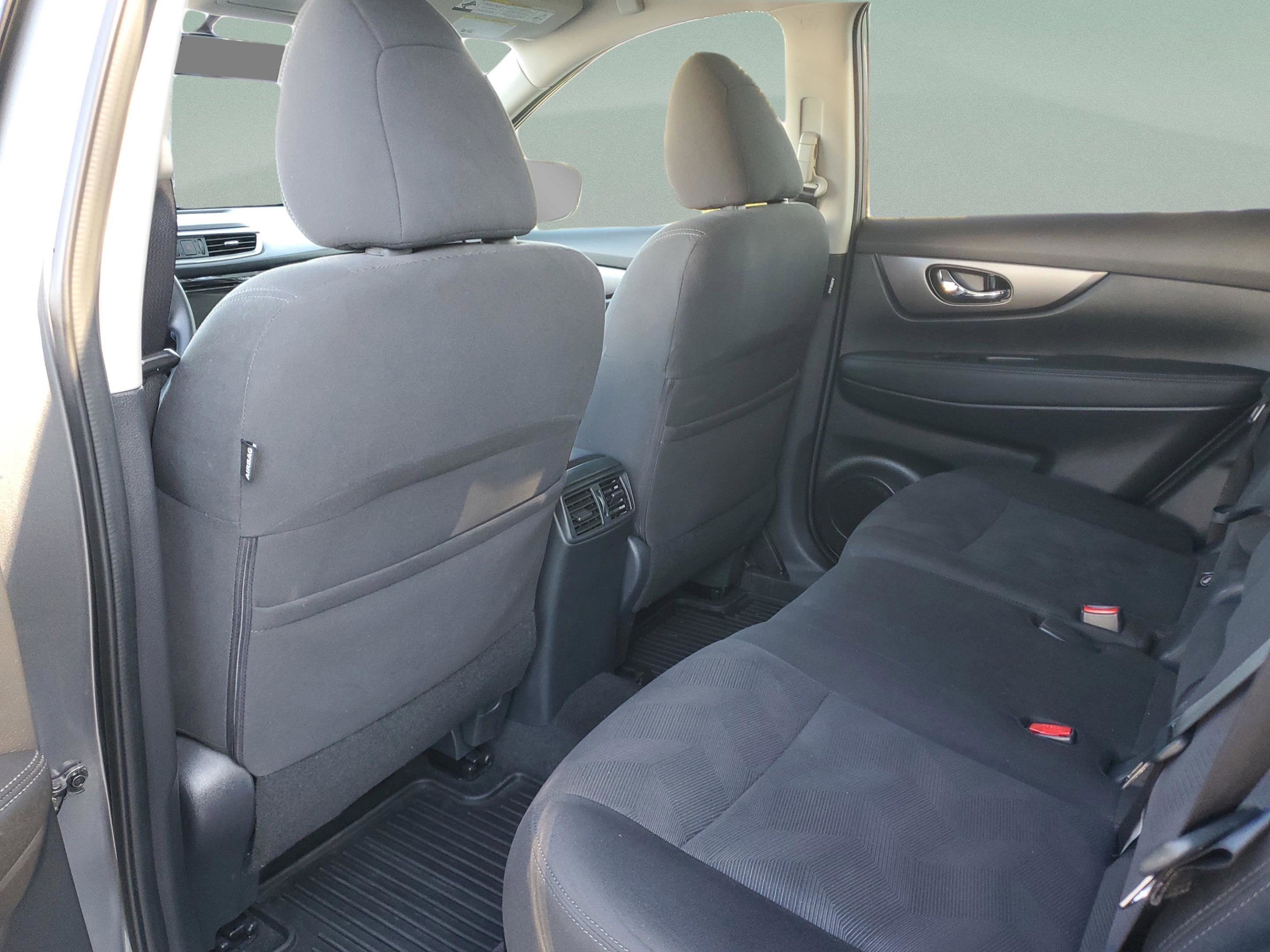 Used 2016 Nissan Rogue SV image 10