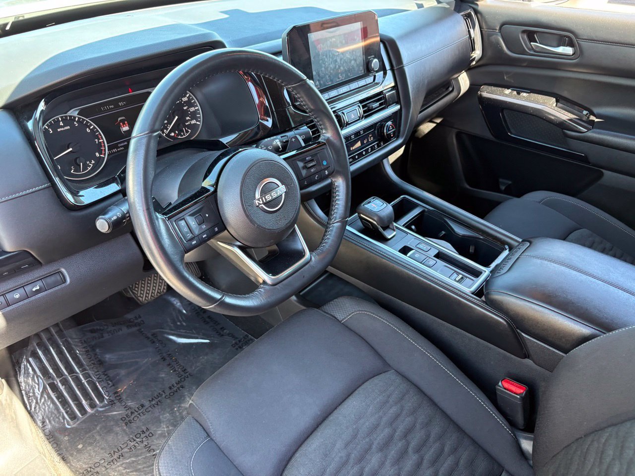 Certified 2022 Nissan Pathfinder SV w/ SV Premium Package FWD image 18