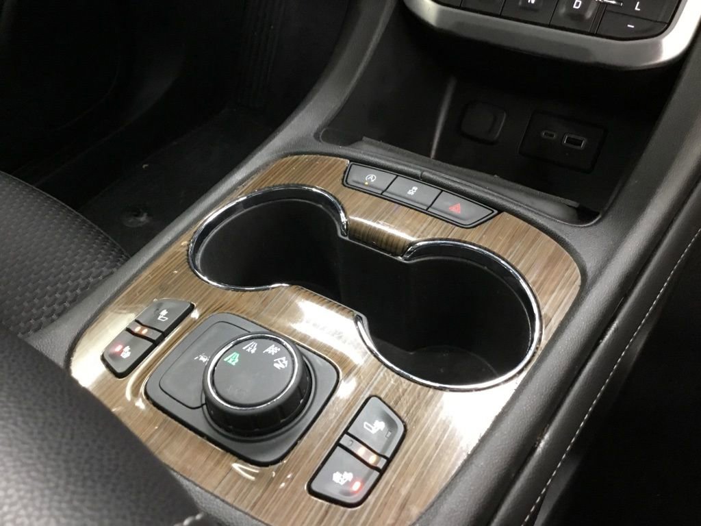 Used 2023 GMC Acadia SLE w/ Driver Convenience Package image 28