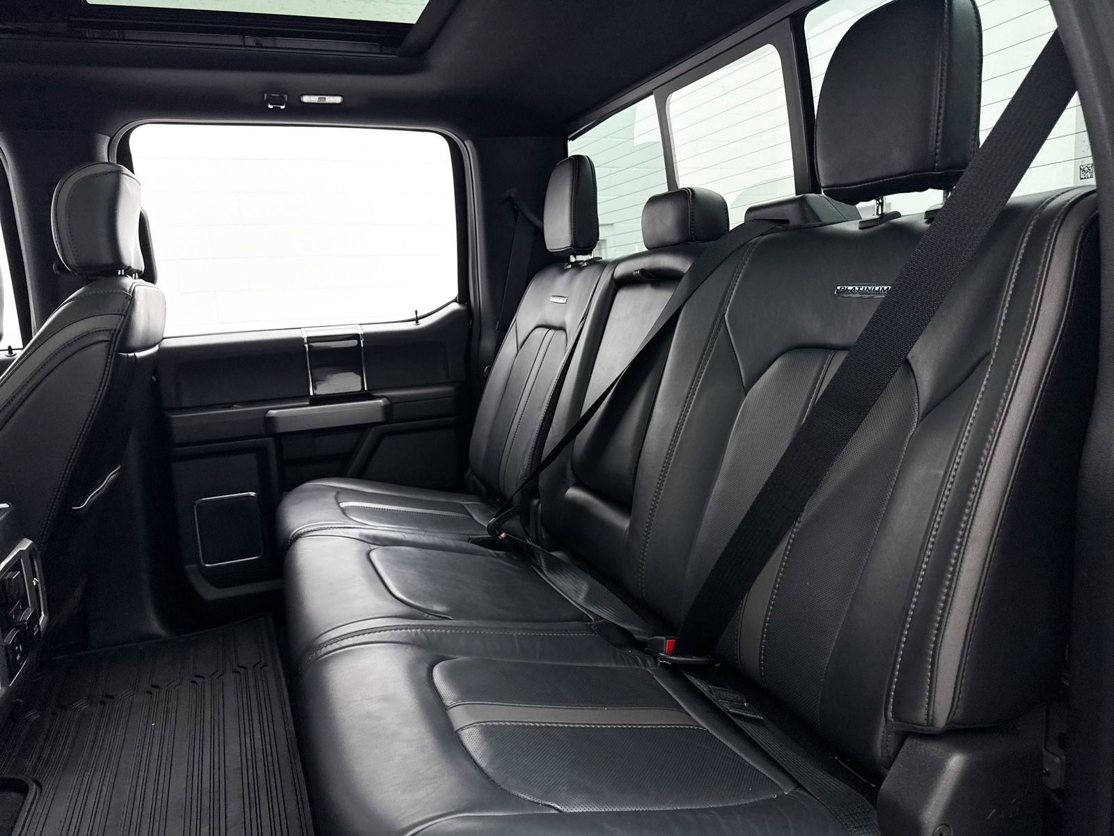 Used 2022 Ford F350 Platinum image 30
