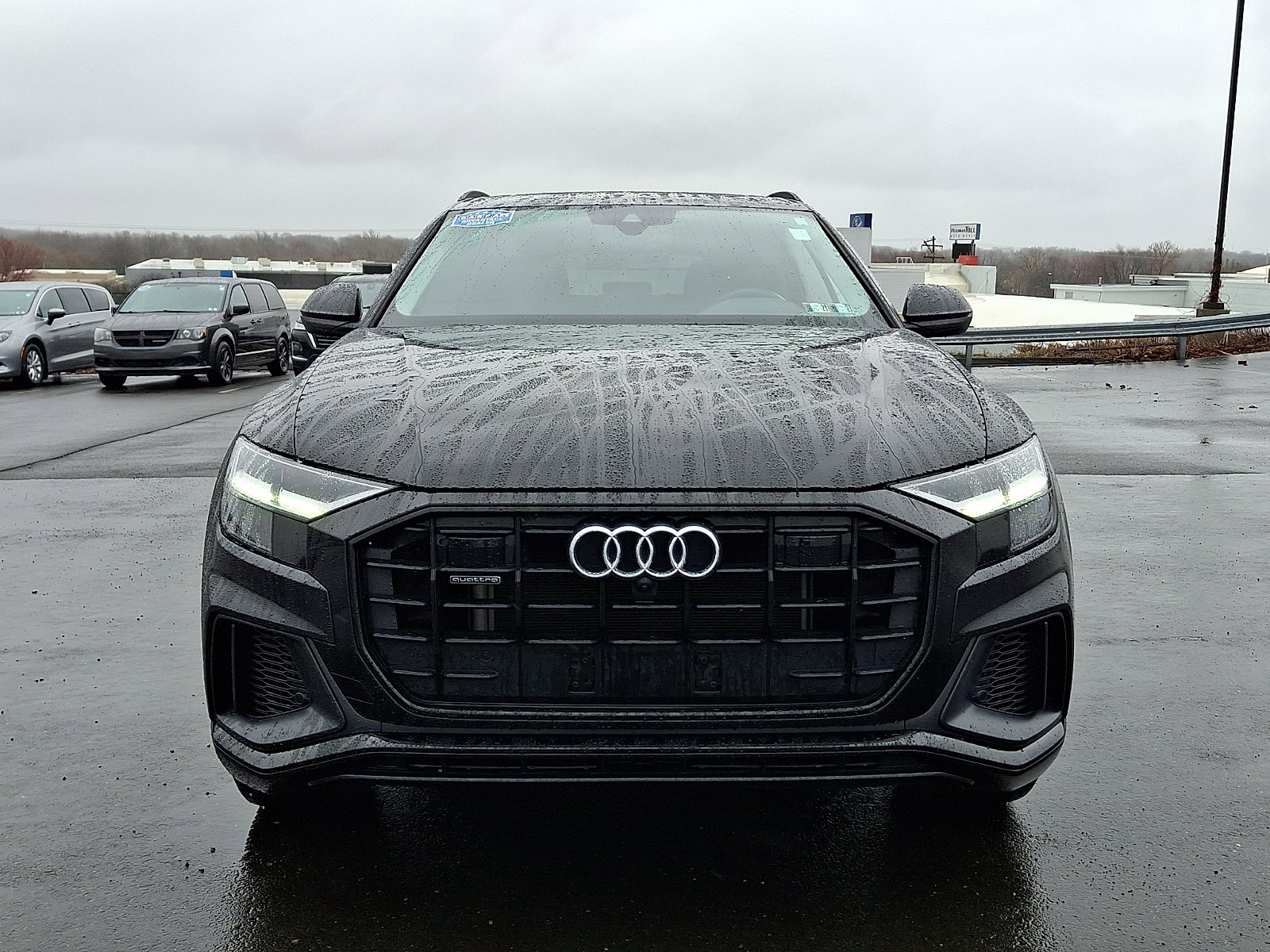 Used 2022 Audi Q8 Premium Plus image 2