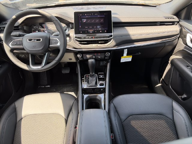 New 2026 Jeep Compass Latitude AWD/4WD image 10