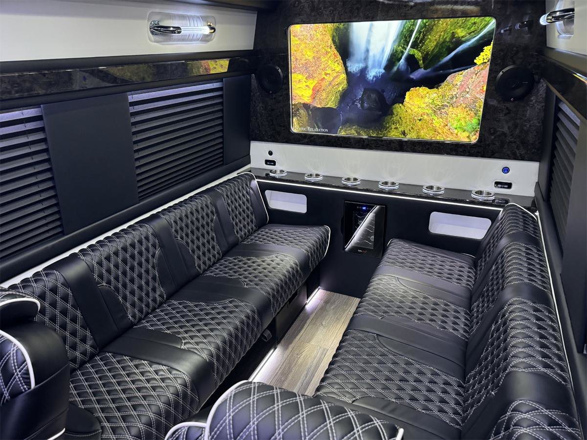 Used 2024 Mercedes-Benz Sprinter 3500 image 10