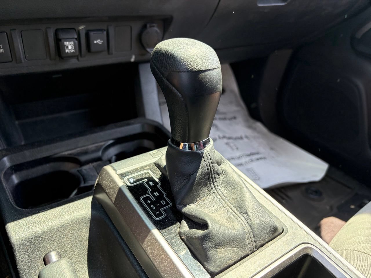 Used 2022 Toyota Tacoma SR5 RWD image 8