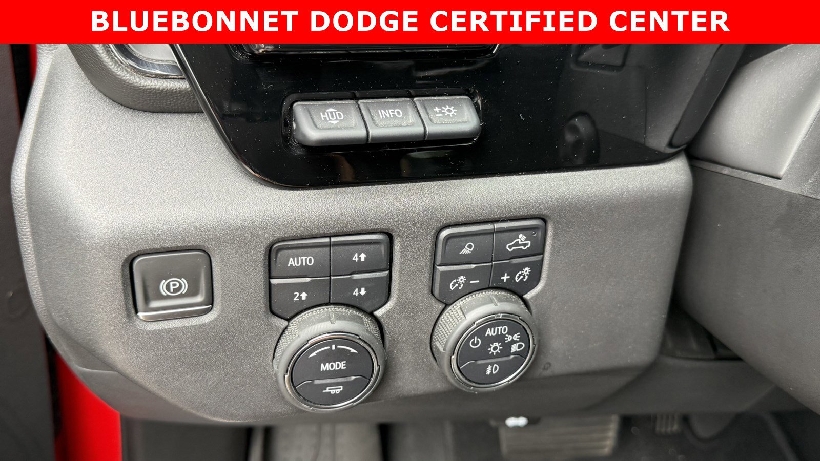 Used 2022 Chevrolet Silverado 1500 ZR2 w/ Technology Package AWD/4WD image 8