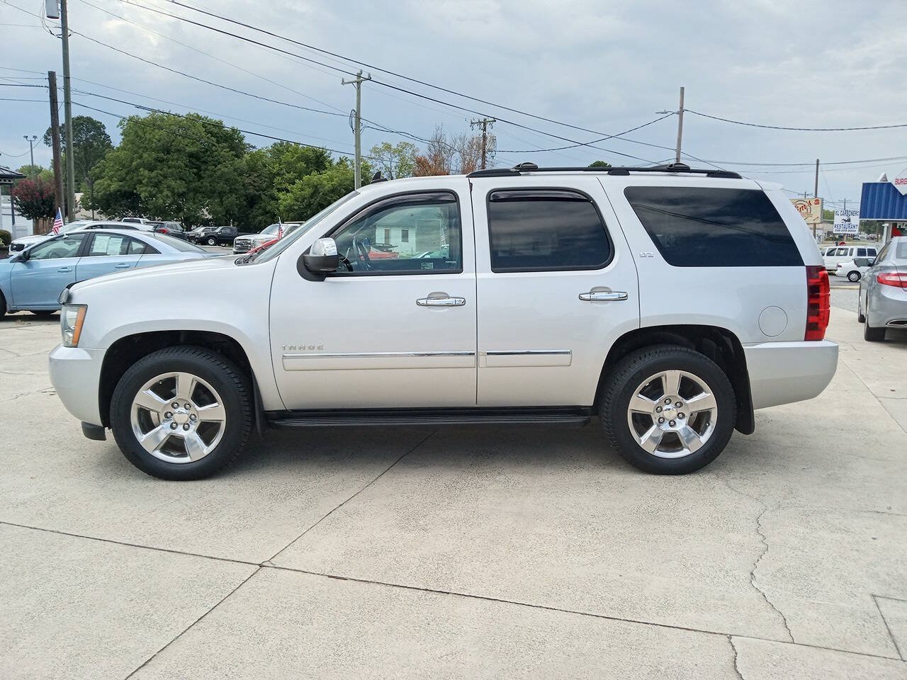 Used 2013 Chevrolet Tahoe LTZ AWD/4WD image 3