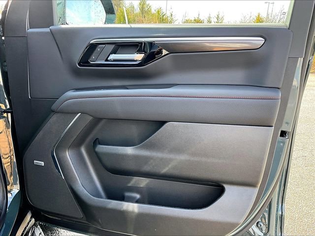 New 2026 Chevrolet Suburban RST w/ RST Capability Package image 30