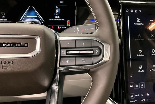 Used 2025 GMC Acadia Denali w/ Super Cruise Package image 26