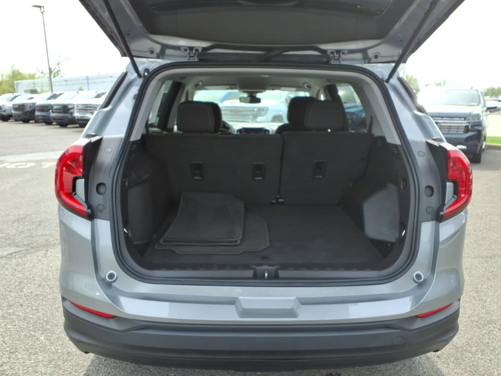 Certified 2024 GMC Terrain SLE image 19