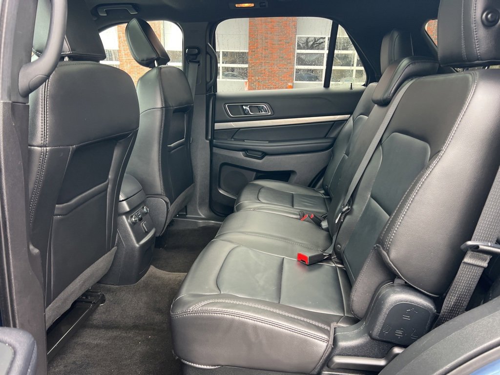 Used 2018 Ford Explorer XLT w/ Equipment Group 202A image 26