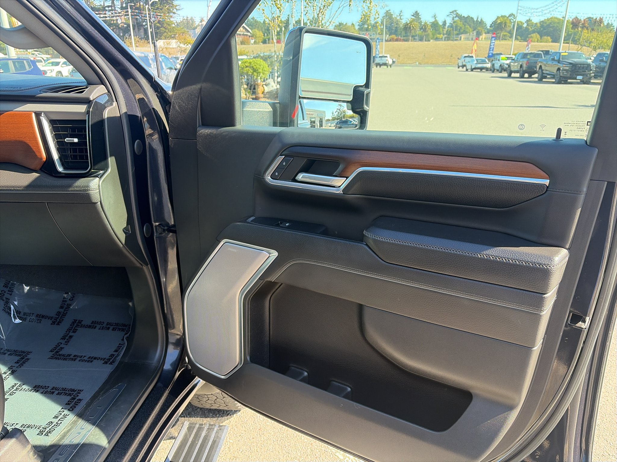 Used 2024 GMC Sierra 3500 Denali w/ Denali Reserve Package AWD/4WD image 23