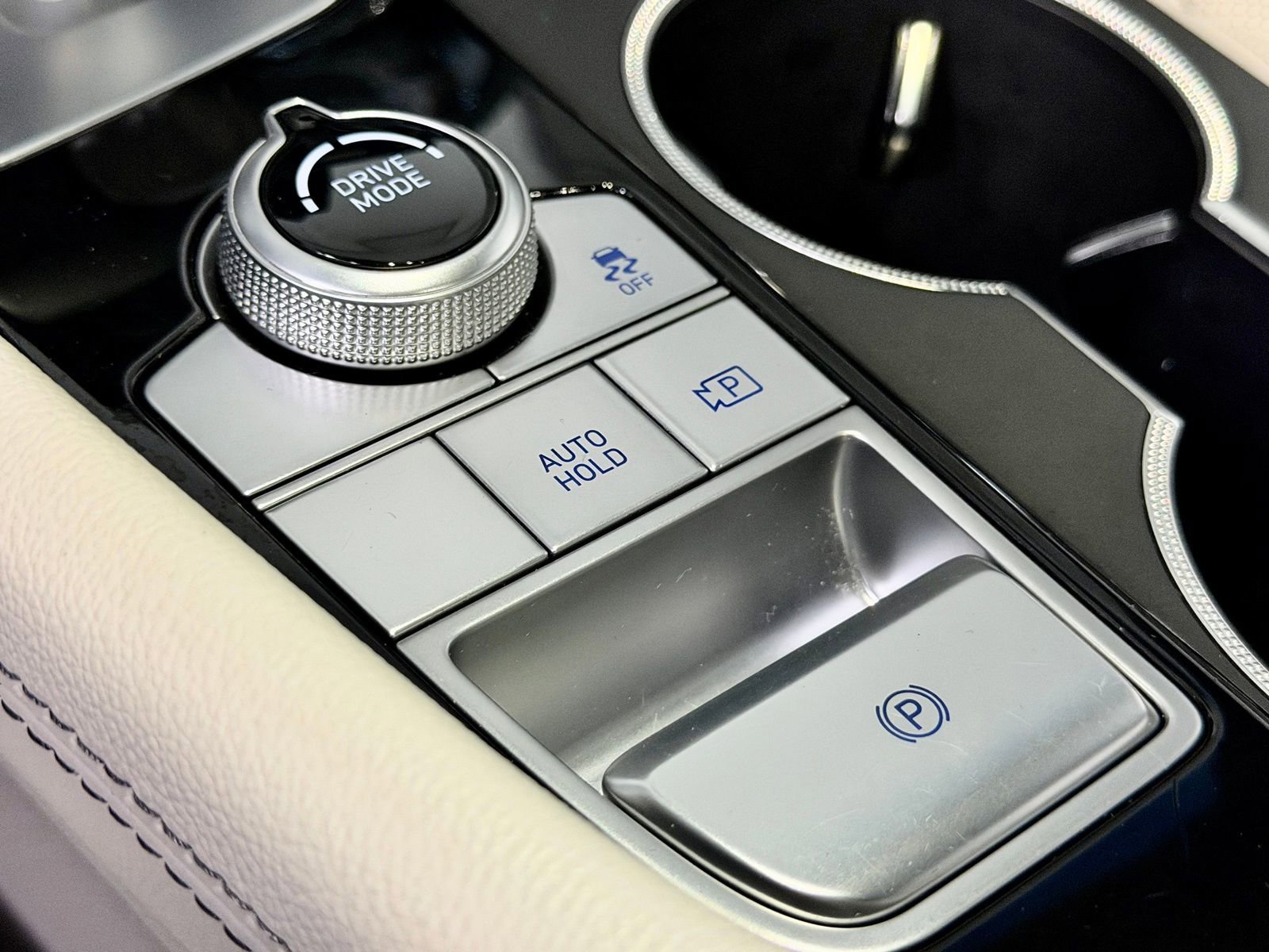 Used 2023 Genesis G70 2.0T AWD/4WD image 34