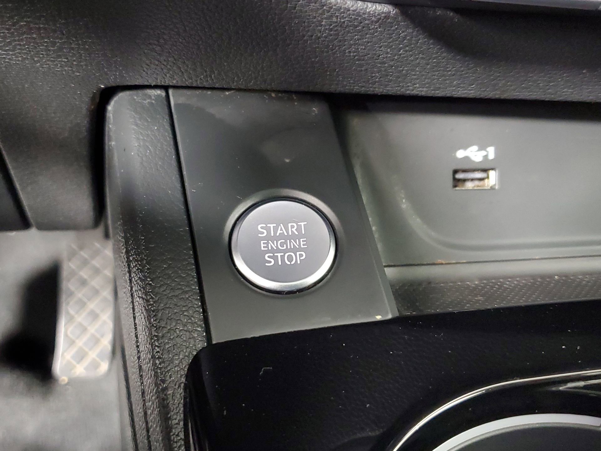 Certified 2023 Audi A4 2.0T Premium w/ Convenience Package image 39