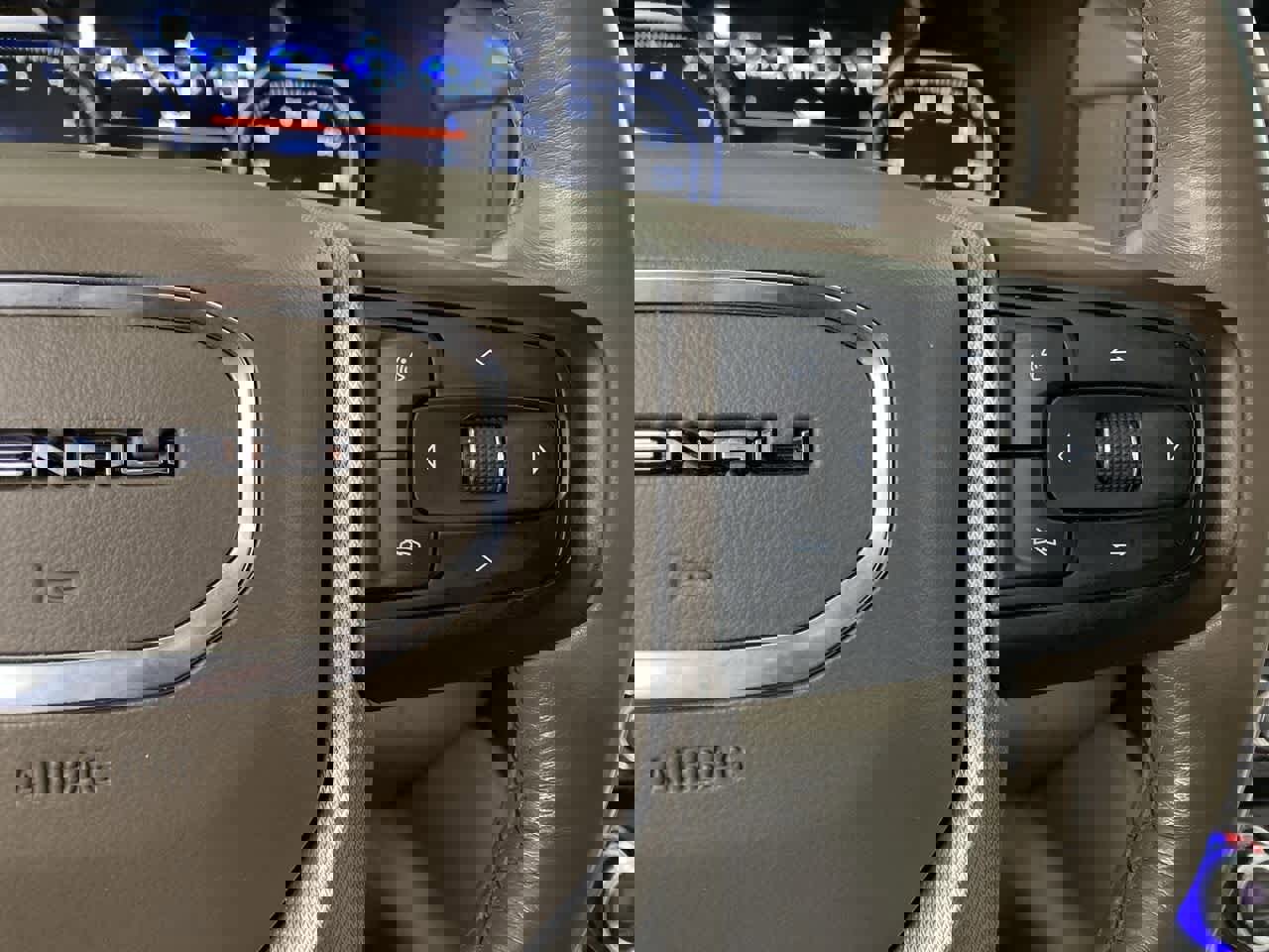 Used 2021 GMC Yukon Denali w/ Denali Premium Package image 21