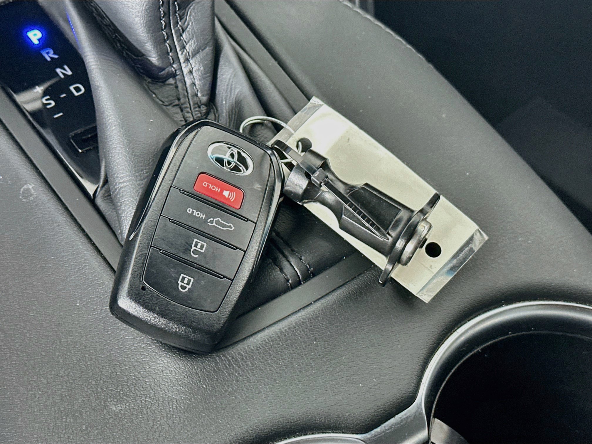 Used 2024 Toyota Venza XLE AWD/4WD image 25