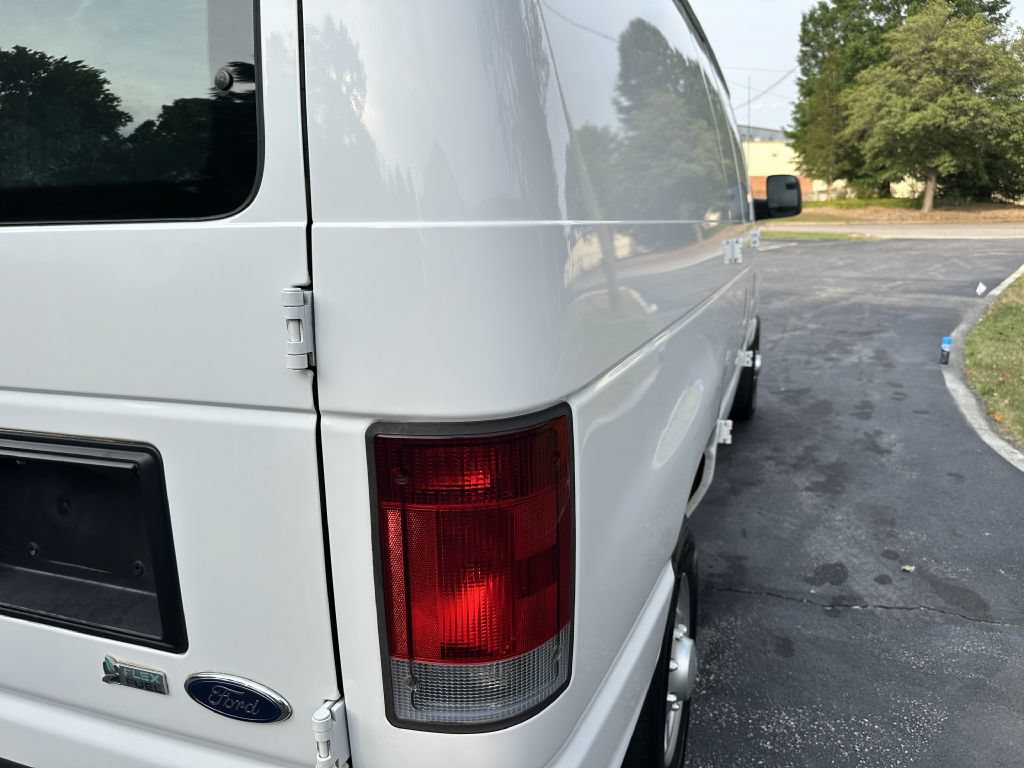 Used 2011 Ford E-250 and Econoline 250 w/ PWR Group RWD image 5
