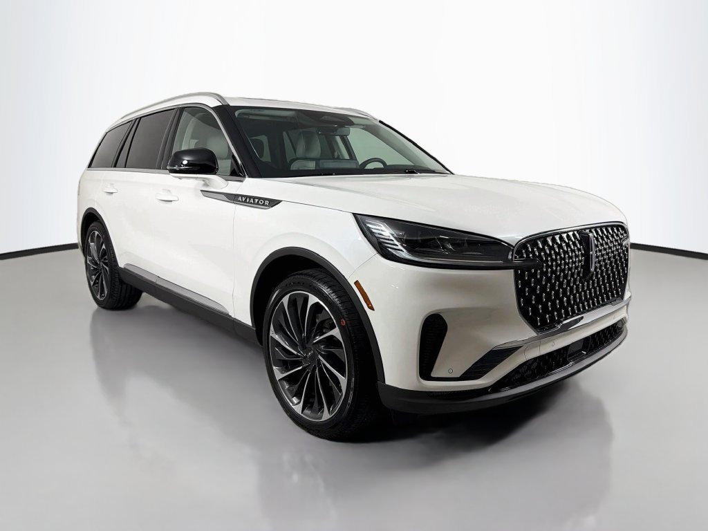 New 2026 Lincoln Aviator Reserve w/ Illumination Package RWD image 3