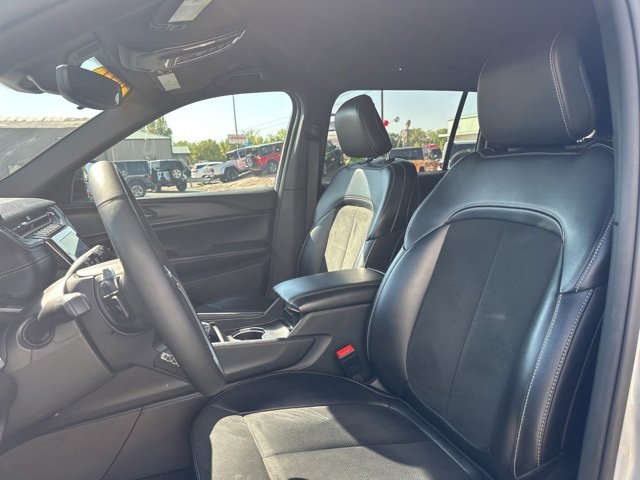 Used 2024 Jeep Grand Cherokee L Laredo image 13