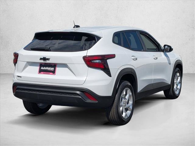 New 2026 Chevrolet Trax LS w/ LS Convenience Package FWD image 2