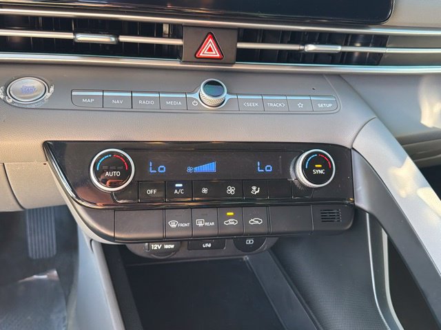 Used 2024 Hyundai Elantra SEL FWD image 25