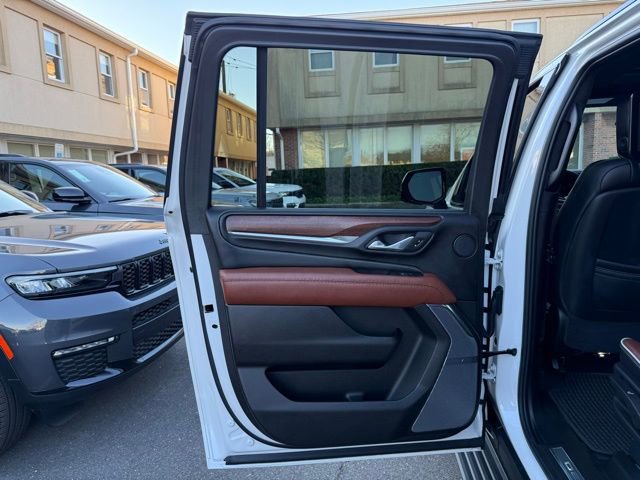 Used 2024 GMC Yukon XL Denali Ultimate image 27