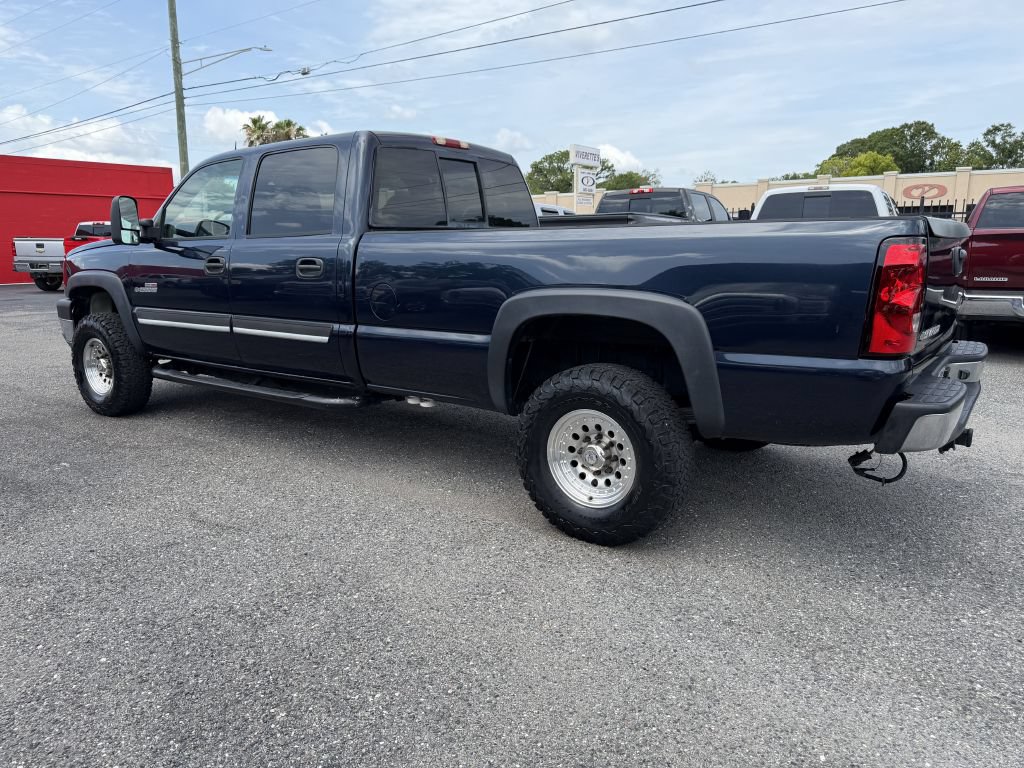 Used 2005 Chevrolet Silverado 2500 LT w/ Heavy-Duty Power Package AWD/4WD image 3