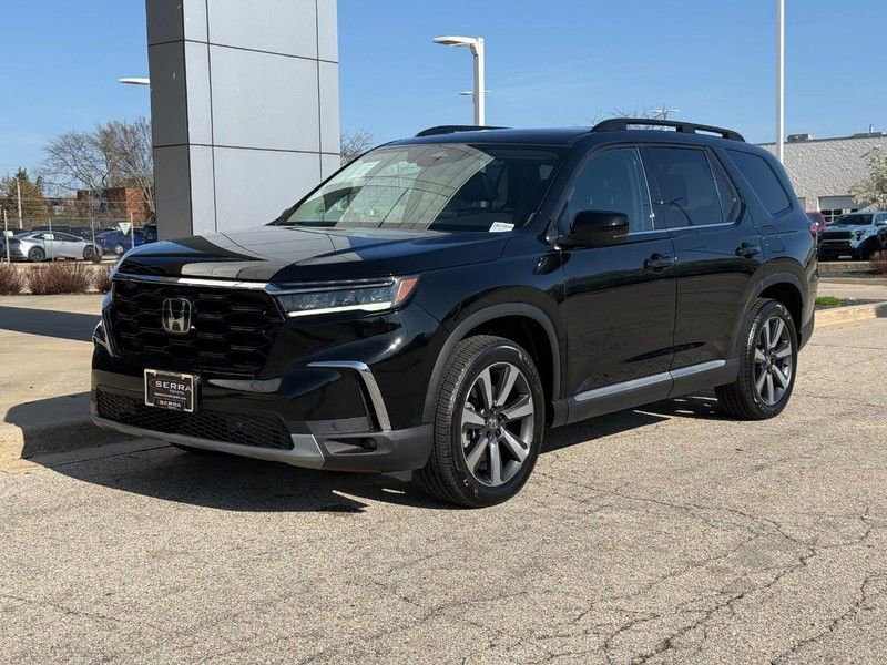 Used 2025 Honda Pilot Touring image 7