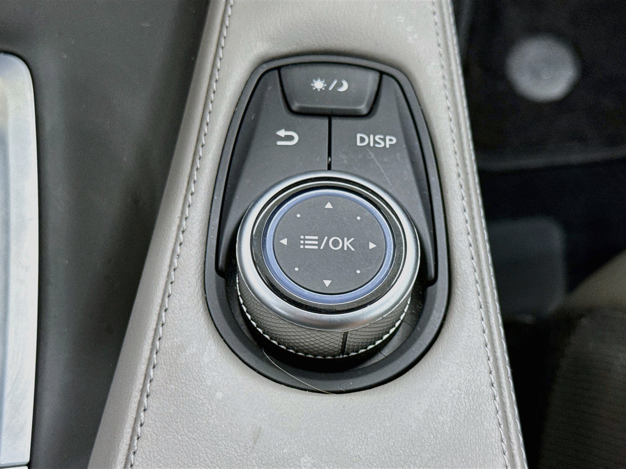 Used 2023 INFINITI QX50 Luxe FWD image 24