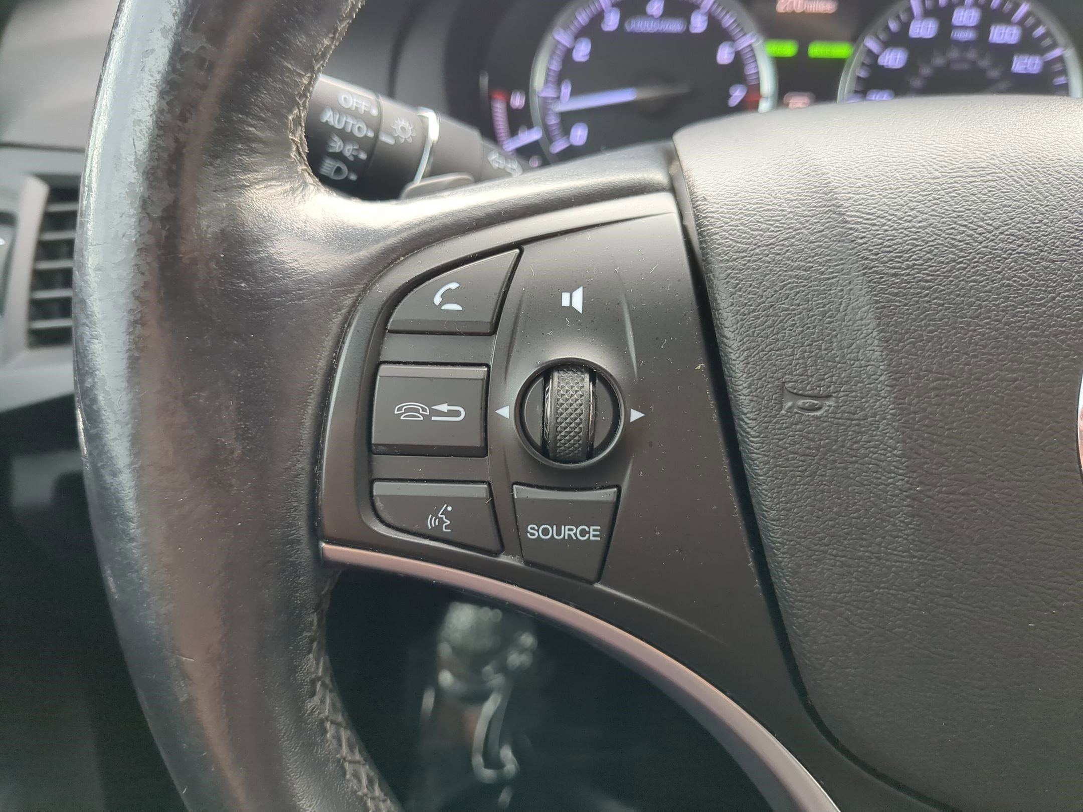 Used 2018 Acura MDX FWD image 19