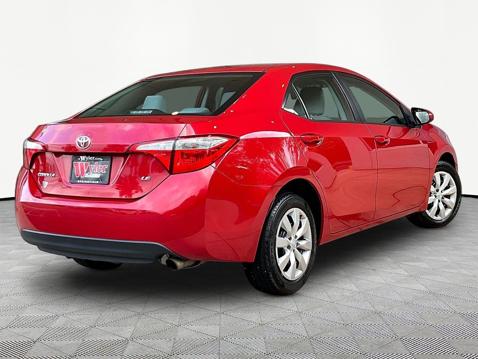 Used 2015 Toyota Corolla LE FWD image 6