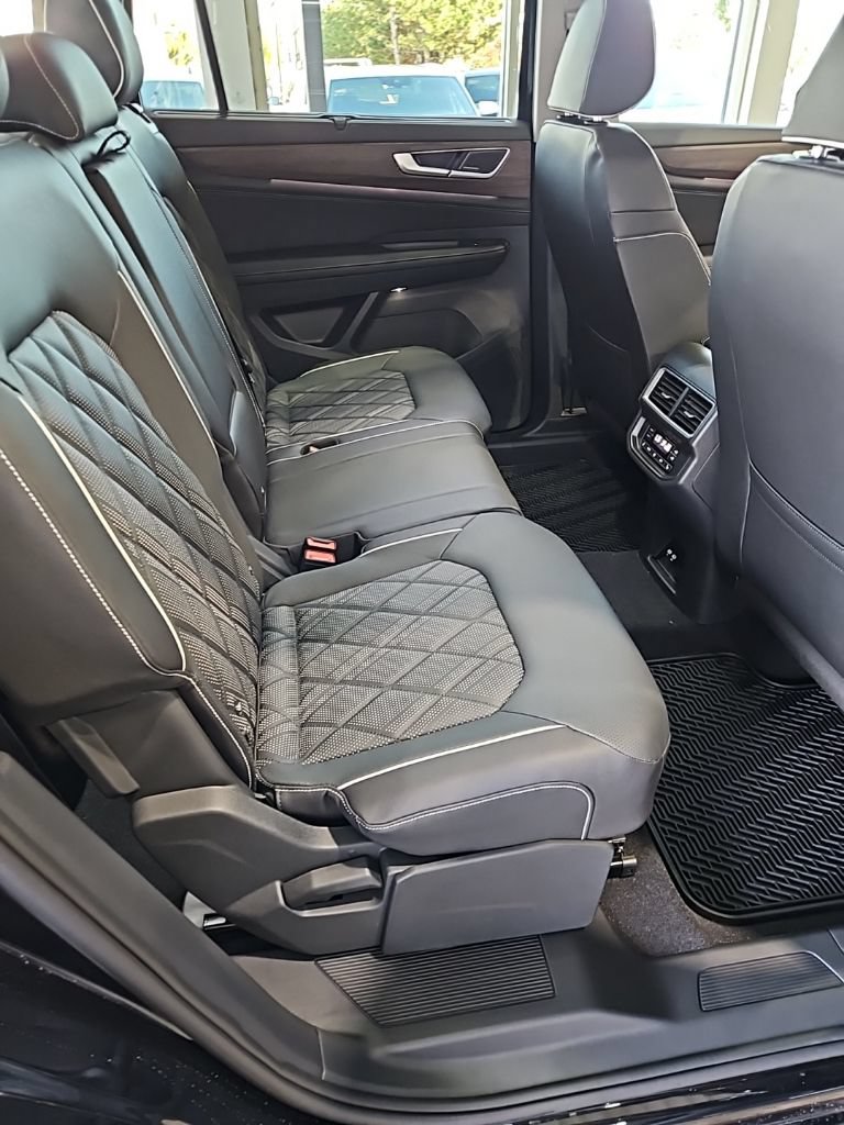 New 2026 Volkswagen Atlas SEL Premium R-Line AWD/4WD image 17