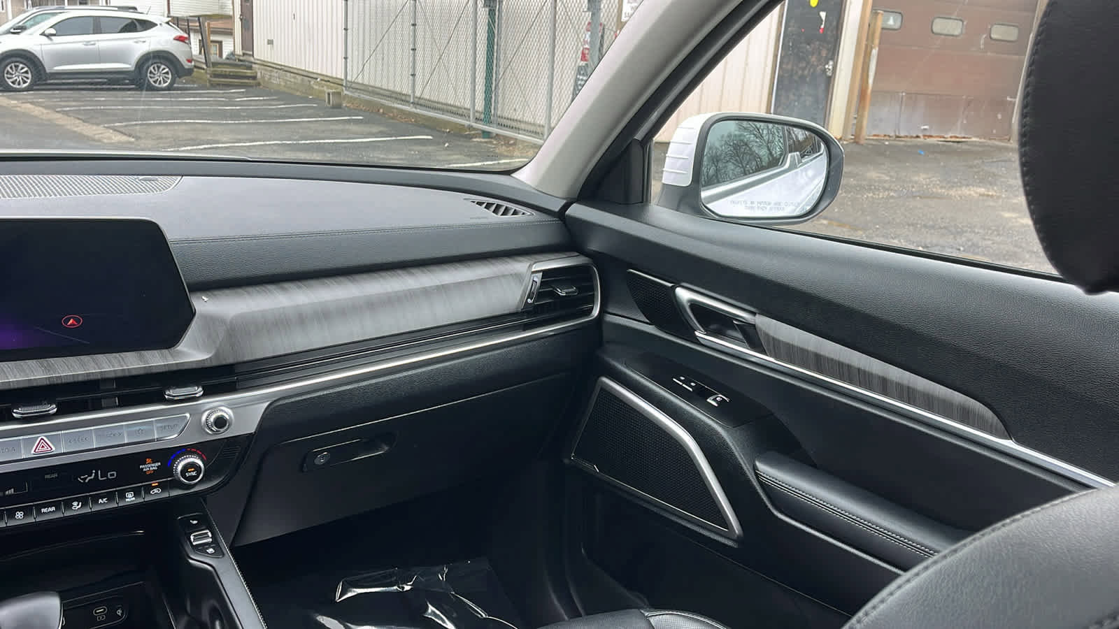 Used 2023 Kia Telluride EX image 27