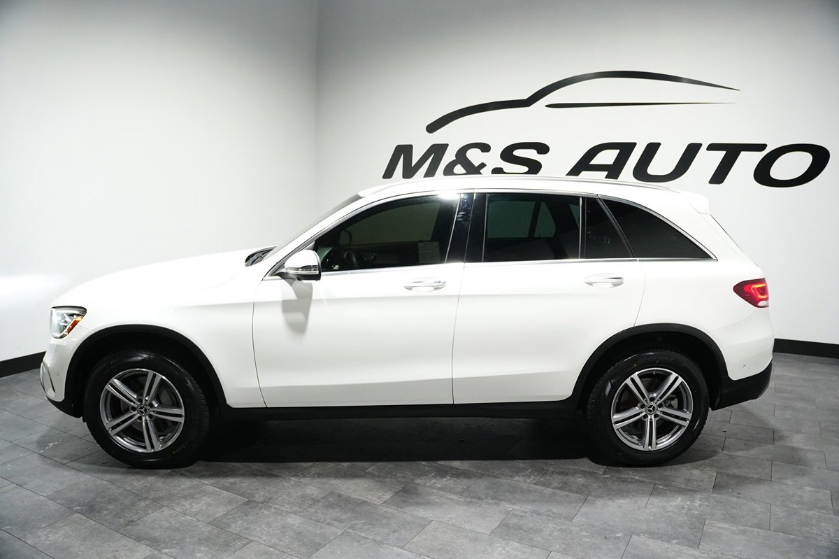Used 2021 Mercedes-Benz GLC 300 4MATIC image 3