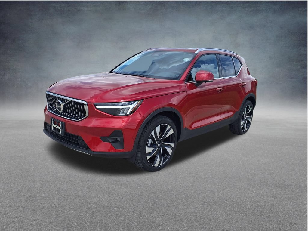 Certified 2023 Volvo XC40 B5 Ultimate w/ Protection Package Premier AWD/4WD image 4