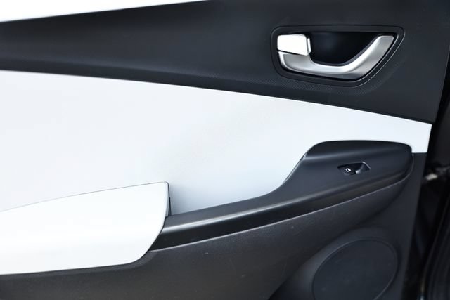 Used 2023 Hyundai Kona SE w/ Cargo Package FWD image 22
