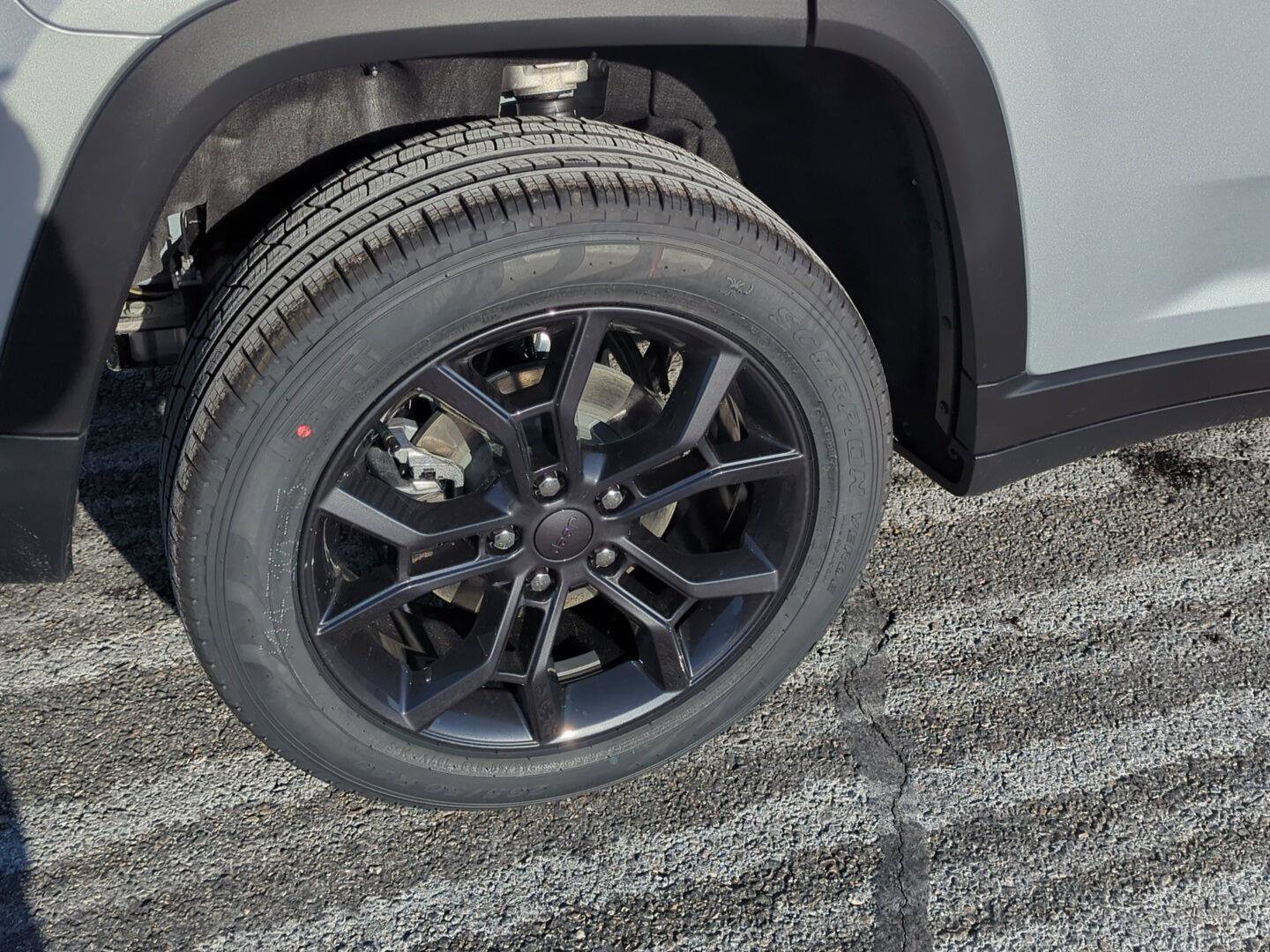 New 2025 Jeep Grand Cherokee Limited image 8