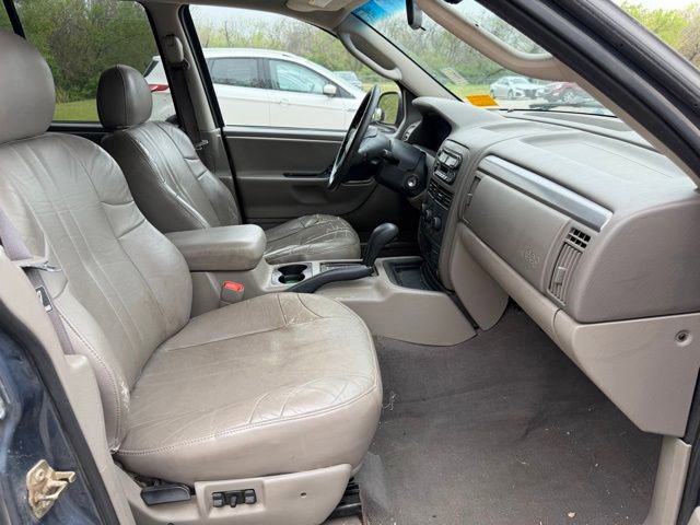 Used 2004 Jeep Grand Cherokee Laredo w/ Cold Weather Group AWD/4WD image 5