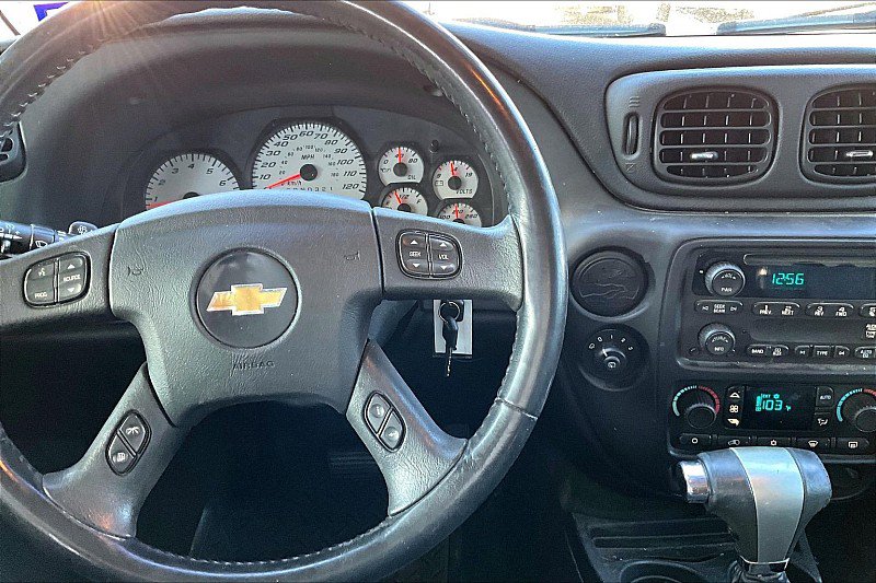 Used 2008 Chevrolet TrailBlazer LT w/ Sun And Sound Package RWD image 17