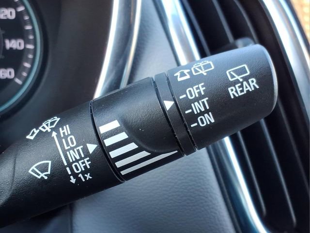 Used 2023 Chevrolet Equinox LS w/ LS Convenience Package image 28