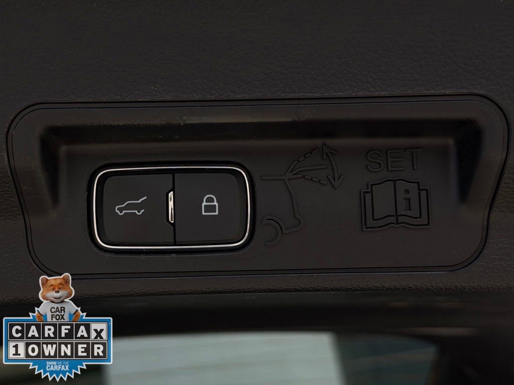 Used 2024 Ford Explorer XLT w/ Equipment Group 202A RWD image 28