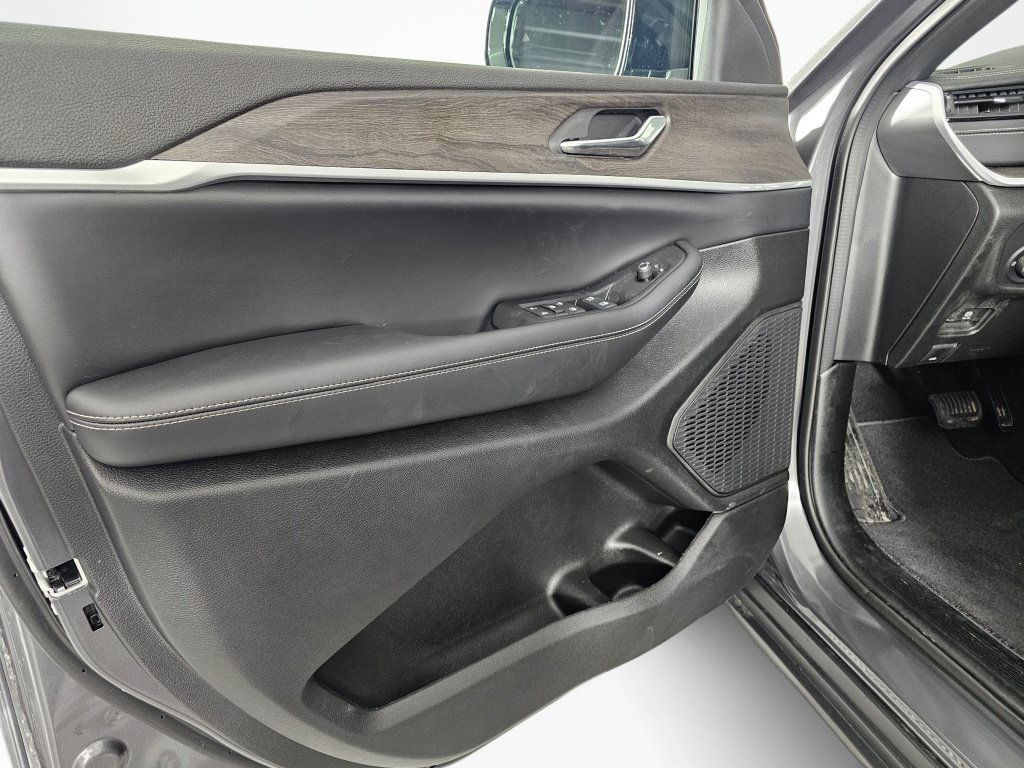 New 2026 Jeep Grand Cherokee Altitude AWD/4WD image 21