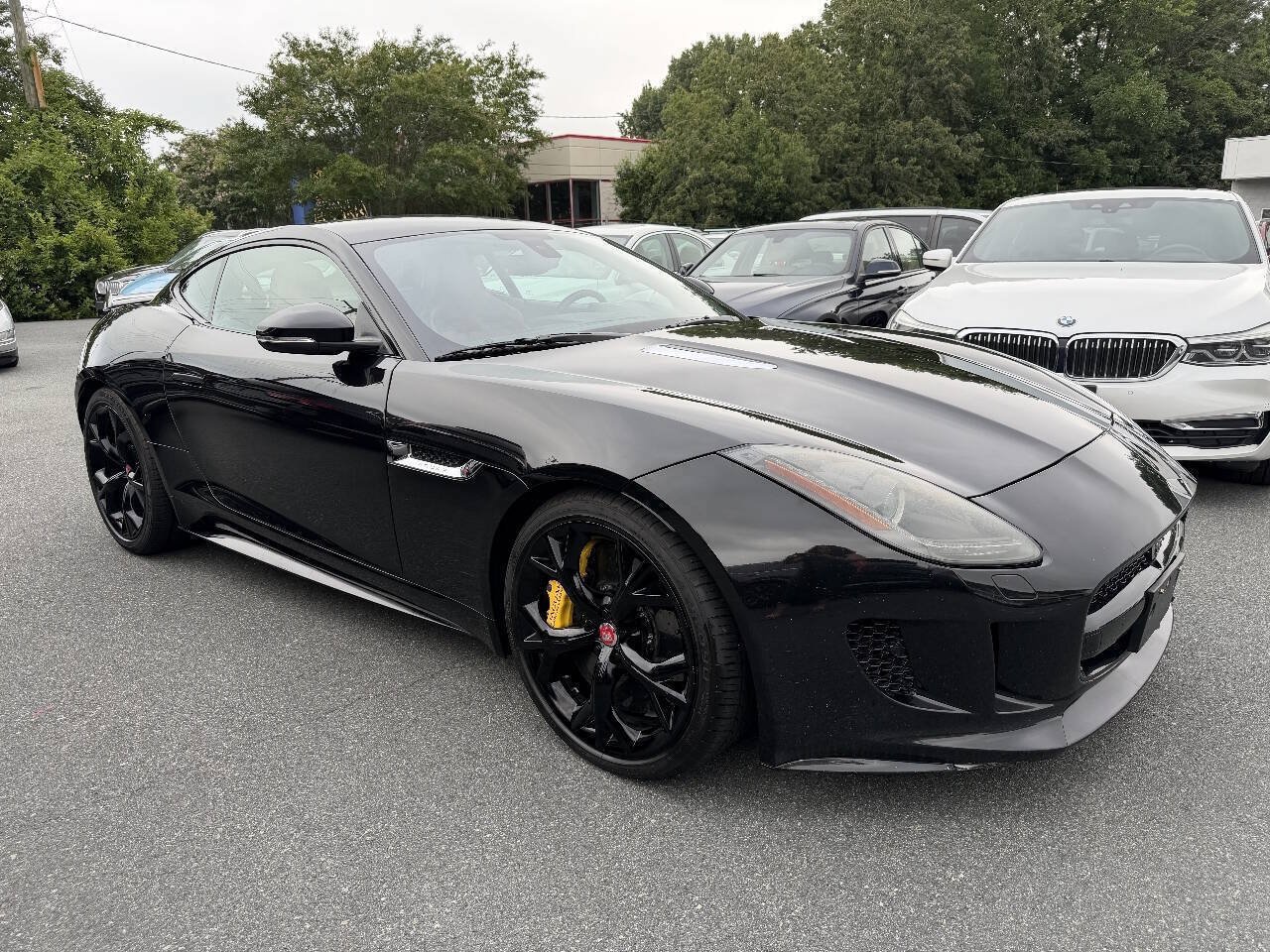 Used 2015 Jaguar F-TYPE R RWD image 3